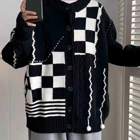 Men's Loose Fit Plaid Pattern Cardigan Sweater - Picture 5 of 6